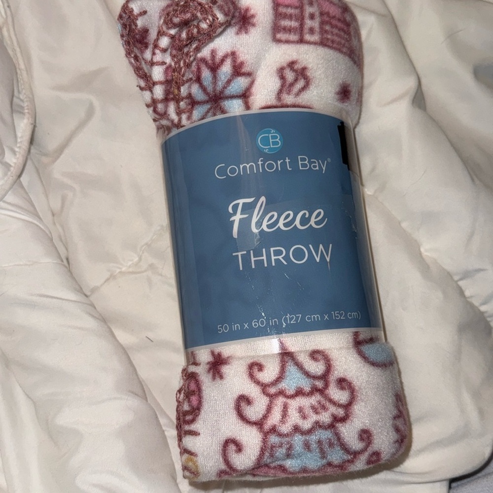 Comfort bay fleece throw